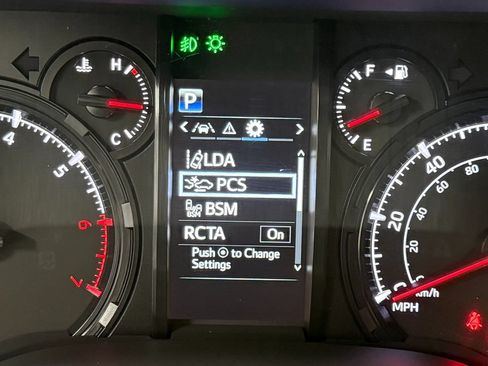 Used 2022 Toyota 4Runner SR5 Premium w/ Moonroof Package AWD/4WD image 19