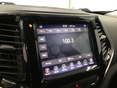 Used 2019 Jeep Cherokee Limited AWD/4WD image 19