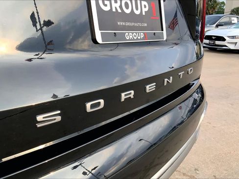 Used 2022 Kia Sorento S FWD image 31