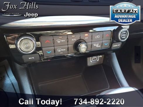 Used 2023 Jeep Compass Limited image 22