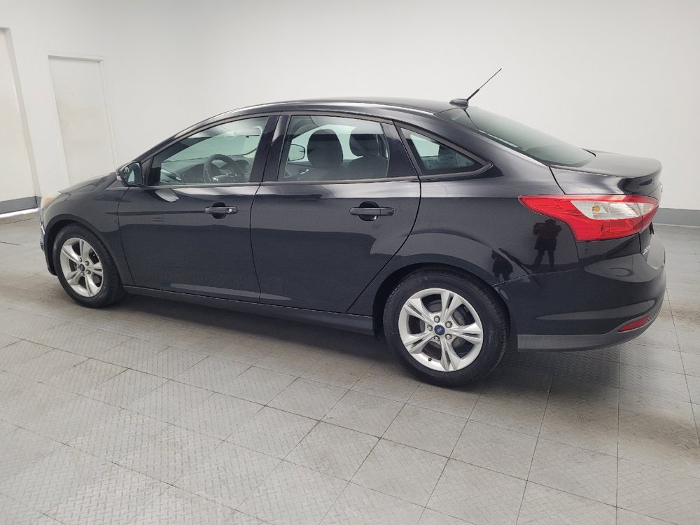 Used 2014 Ford Focus SE w/ SE Winter Package FWD image 3