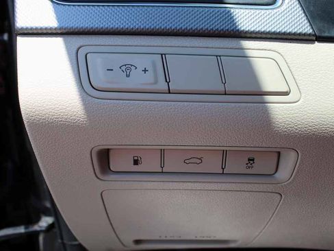 Used 2015 Hyundai Sonata SE w/ Option Group 09 FWD image 12