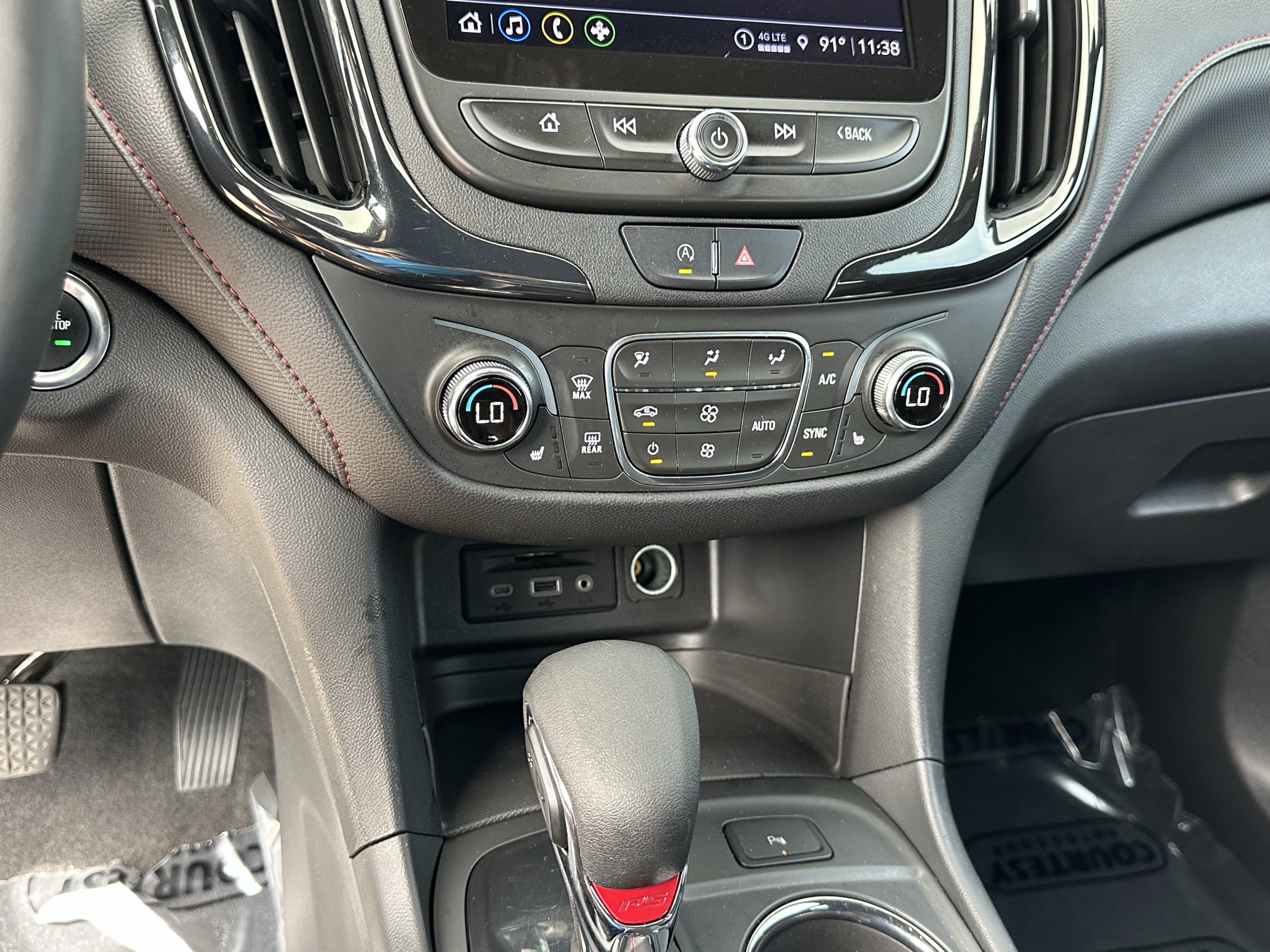 Used 2023 Chevrolet Equinox RS w/ RS Leather Package FWD image 26