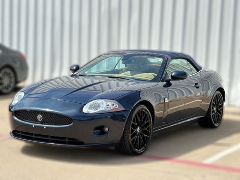 Used 2009 Jaguar XK Convertible RWD image 2
