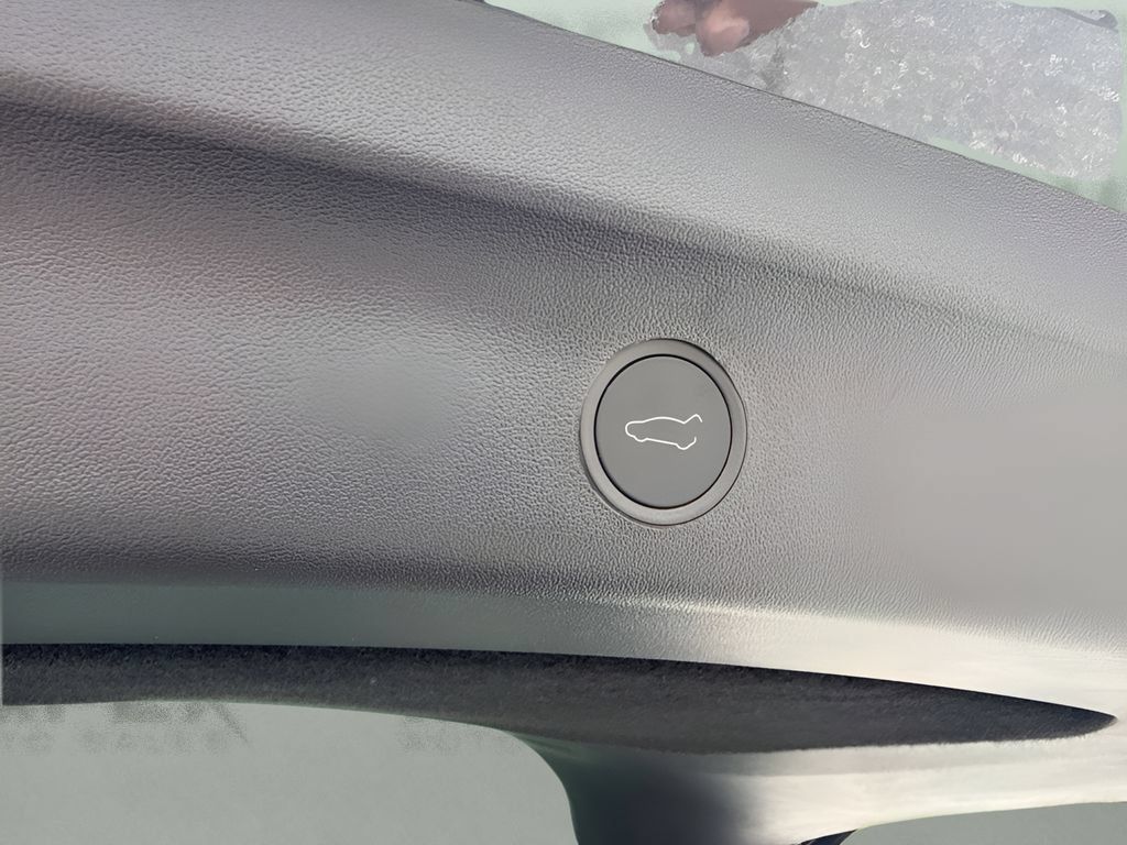 Used 2024 Tesla Model Y Long Range RWD image 24