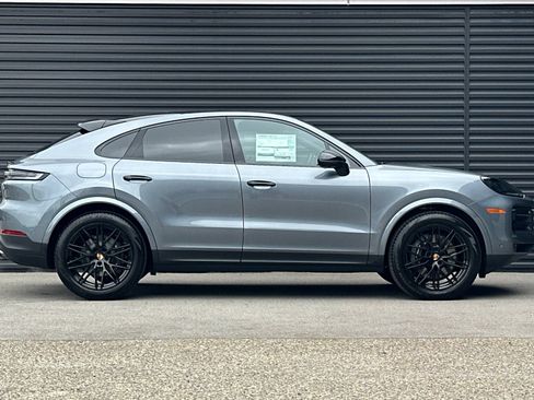 New 2026 Porsche Cayenne Coupe AWD/4WD image 9