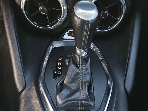 Used 2021 Chevrolet Camaro LT image 12