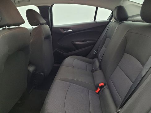 Used 2018 Chevrolet Cruze LS image 18