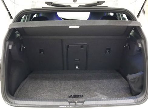 Used 2024 Volkswagen Golf R image 27