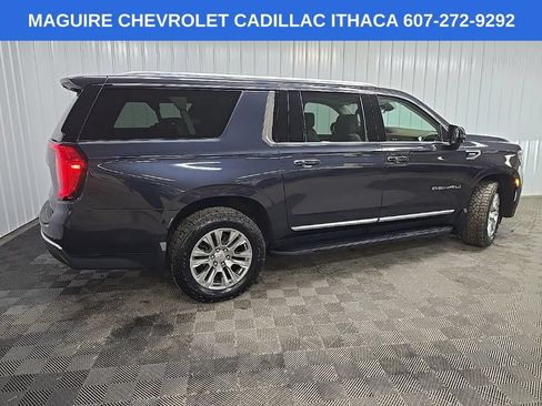 Used 2023 GMC Yukon XL Denali AWD/4WD image 3