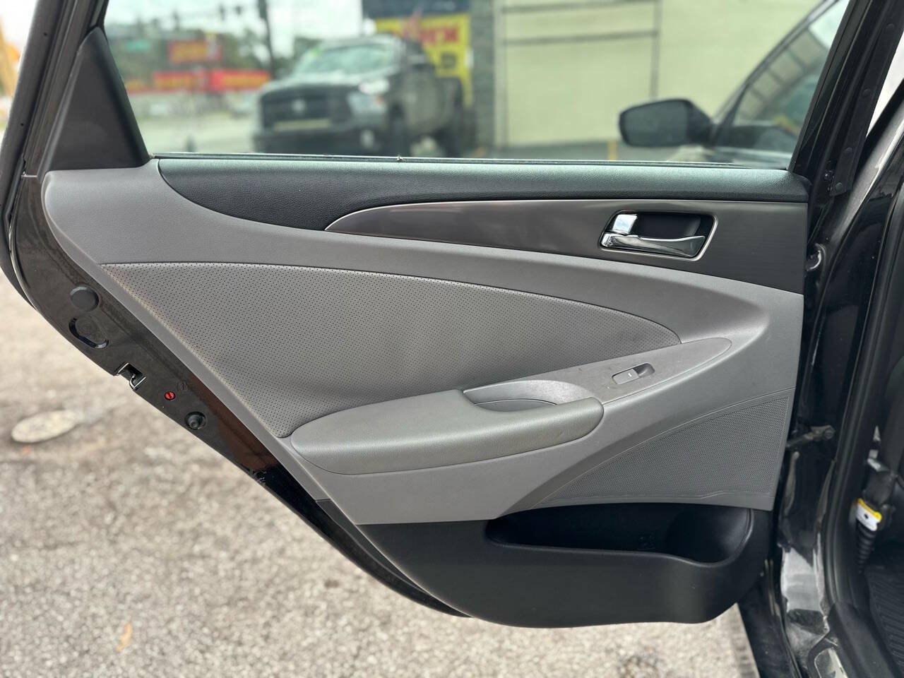 Used 2014 Hyundai Sonata Limited w/ Panoramic Sunroof Package 02 FWD image 20