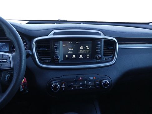 Used 2019 Kia Sorento L image 12