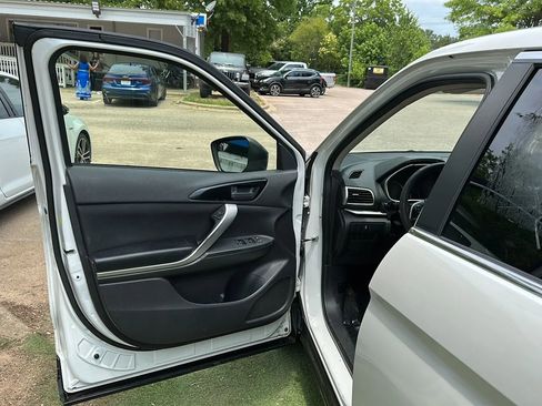 Used 2020 Mitsubishi Eclipse Cross ES FWD image 15