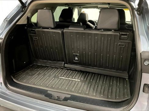 Used 2022 Toyota Highlander Limited image 40