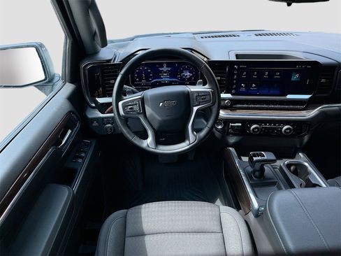 Used 2024 Chevrolet Silverado 1500 LT Trail Boss w/ Convenience Package II image 23