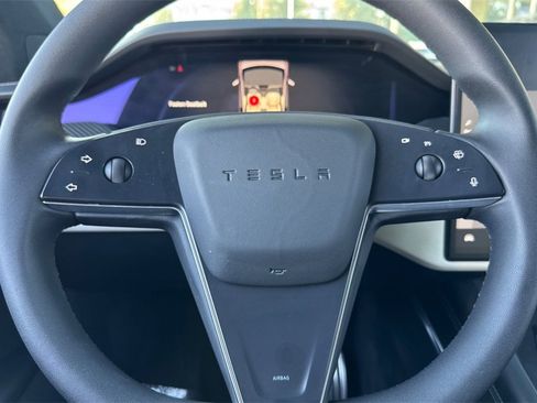 Used 2023 Tesla Model X Plaid image 21