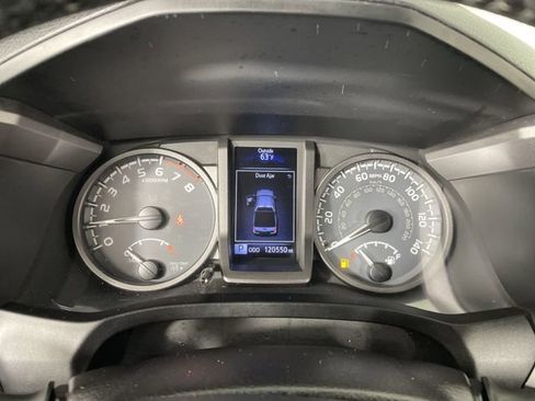 Used 2016 Toyota Tacoma TRD Sport image 30