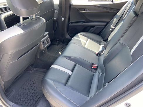 Used 2025 Toyota Camry SE w/ Convenience Package FWD image 16