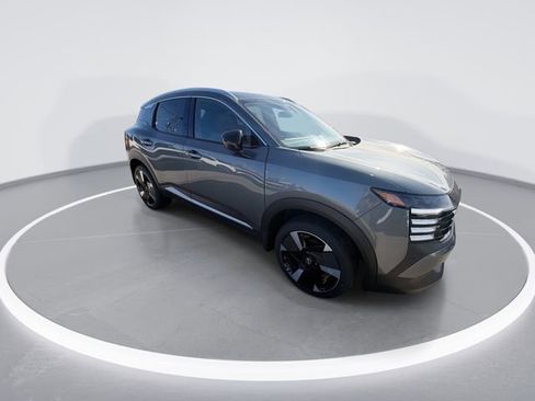 New 2026 Nissan Kicks SR image 2