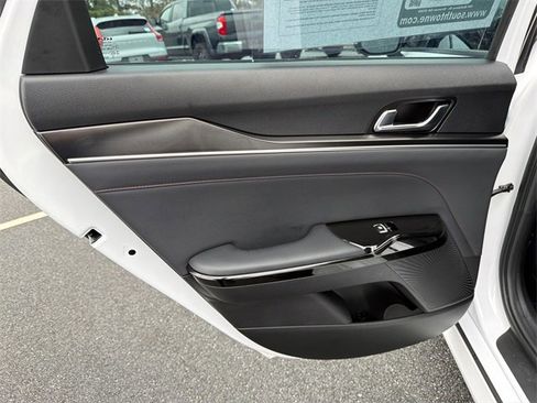 Used 2024 Kia K5 GT w/ GT1 Package image 21