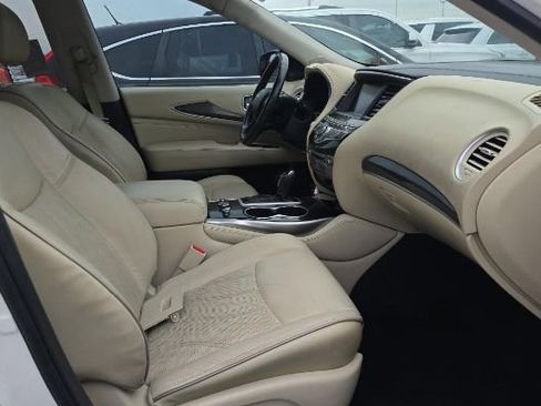 Used 2019 INFINITI QX60 Luxe w/ Essential Package image 3