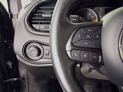 Used 2017 Jeep Renegade Altitude AWD/4WD image 20