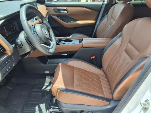 Used 2024 Nissan Rogue Platinum w/ Platinum Premium Package FWD image 13