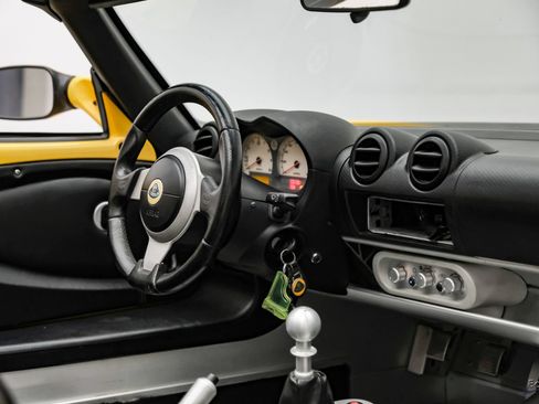 Used 2005 Lotus Elise RWD image 59