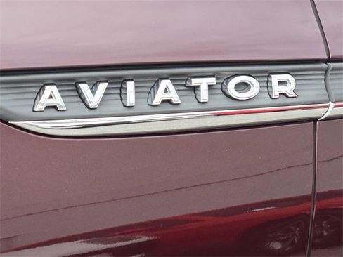 Used 2020 Lincoln Aviator Reserve w/ Equipment Group 201A image 11