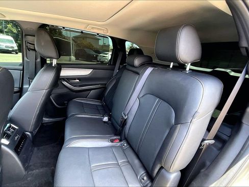 Certified 2025 MAZDA CX-70 Plug-In Hybrid w/ Premium Pkg AWD/4WD image 15