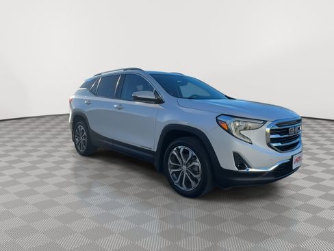 Certified 2021 GMC Terrain SLT image 2