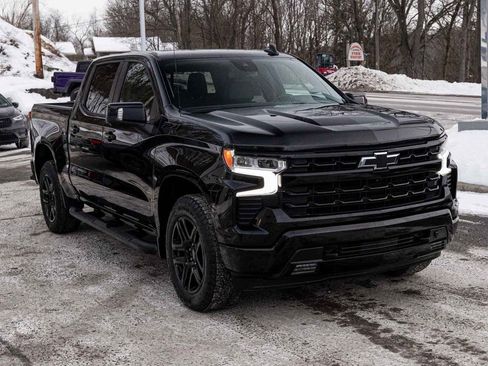 Used 2023 Chevrolet Silverado 1500 RST image 3