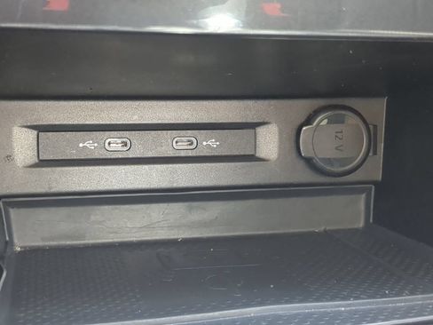 Certified 2023 Volkswagen Tiguan SE FWD image 23