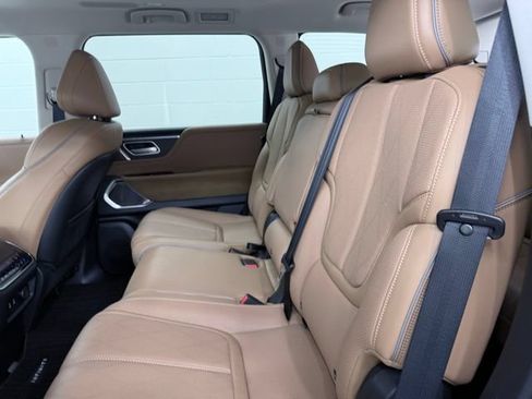 Used 2025 INFINITI QX80 Sensory AWD/4WD image 24