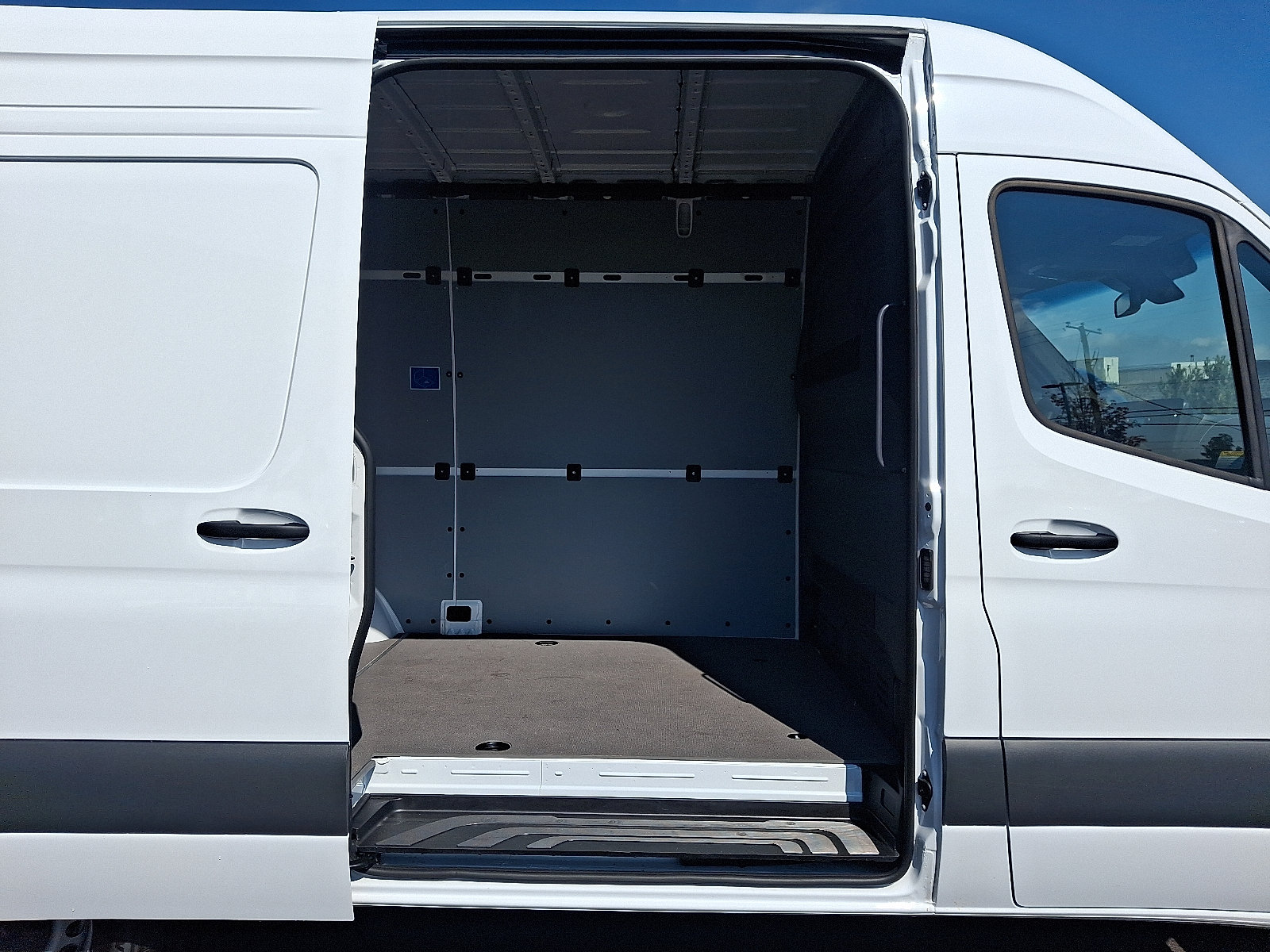 New 2025 Mercedes-Benz Sprinter 2500 image 7