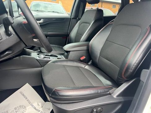 Certified 2024 Ford Escape ST-Line w/ Tech Pack #1 AWD/4WD image 18