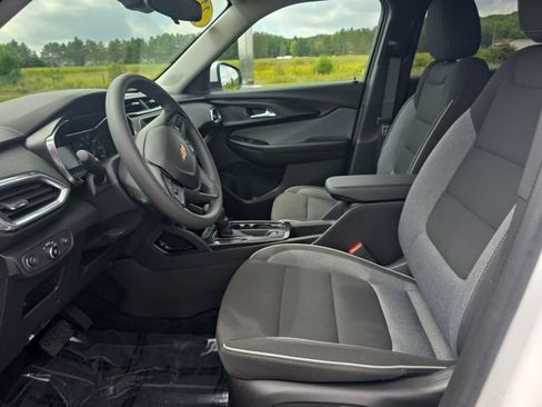 Used 2022 Chevrolet TrailBlazer LT w/ Driver Confidence Package FWD image 11