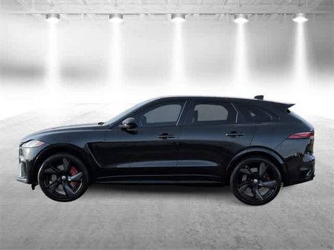 Used 2024 Jaguar F-PACE SVR image 5