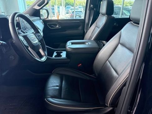 Used 2023 GMC Yukon SLT w/ SLT Premium Package RWD image 10