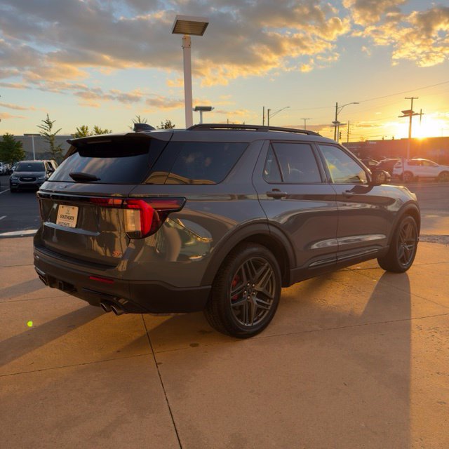 Used 2026 Ford Explorer ST w/ Sun And Sound Package AWD/4WD image 5