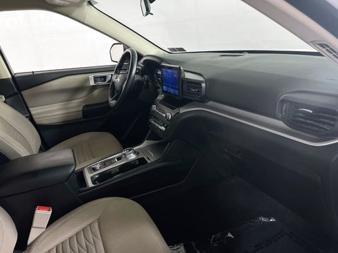 Used 2020 Ford Explorer XLT w/ Comfort Package AWD/4WD image 29