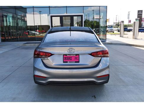 Certified 2022 Hyundai Accent SE FWD image 8