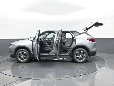 Used 2025 Chevrolet Blazer LT image 30