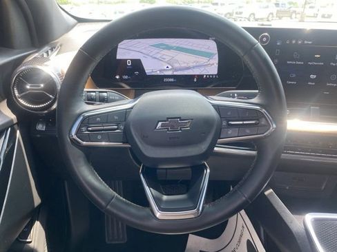 Used 2025 Chevrolet Equinox ACTIV w/ LPO, Floor Liner Package FWD image 18