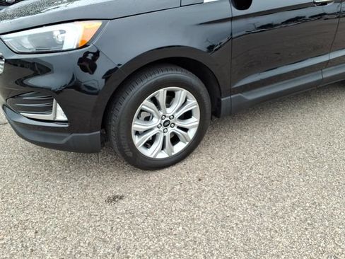 Certified 2023 Ford Edge Titanium AWD/4WD image 4