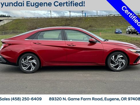 Used 2025 Hyundai Elantra SEL image 3