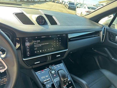 Used 2019 Porsche Cayenne image 29
