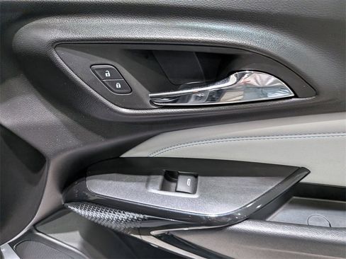 Used 2025 Chevrolet Trax LT w/ LT Convenience Package image 24