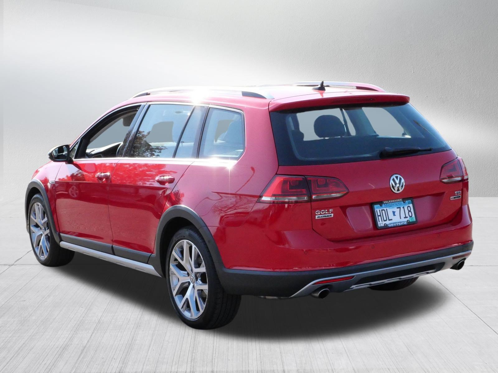 Used 2017 Volkswagen Golf Alltrack SEL AWD/4WD image 5