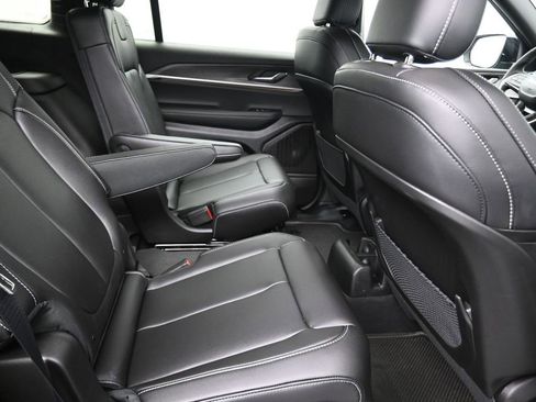 New 2025 Jeep Grand Cherokee L Limited w/ Black Appearance Package image 17